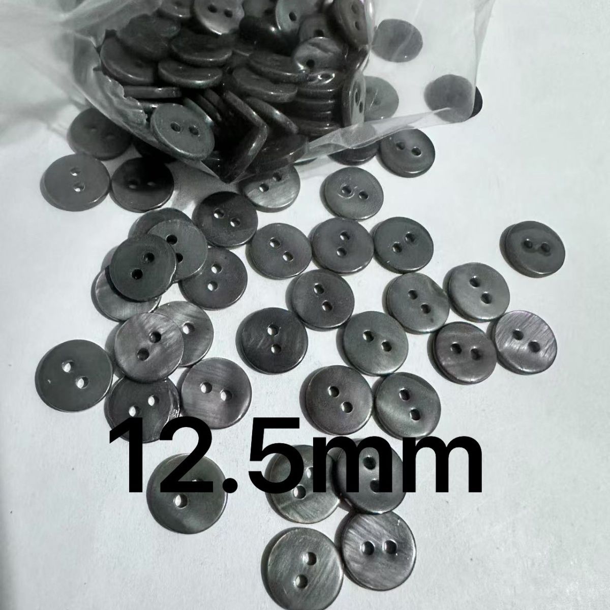 3004  High-grade natural shell button dyed shell button spray paint dyed shell button shirt knitted sweater cardigan shirt button