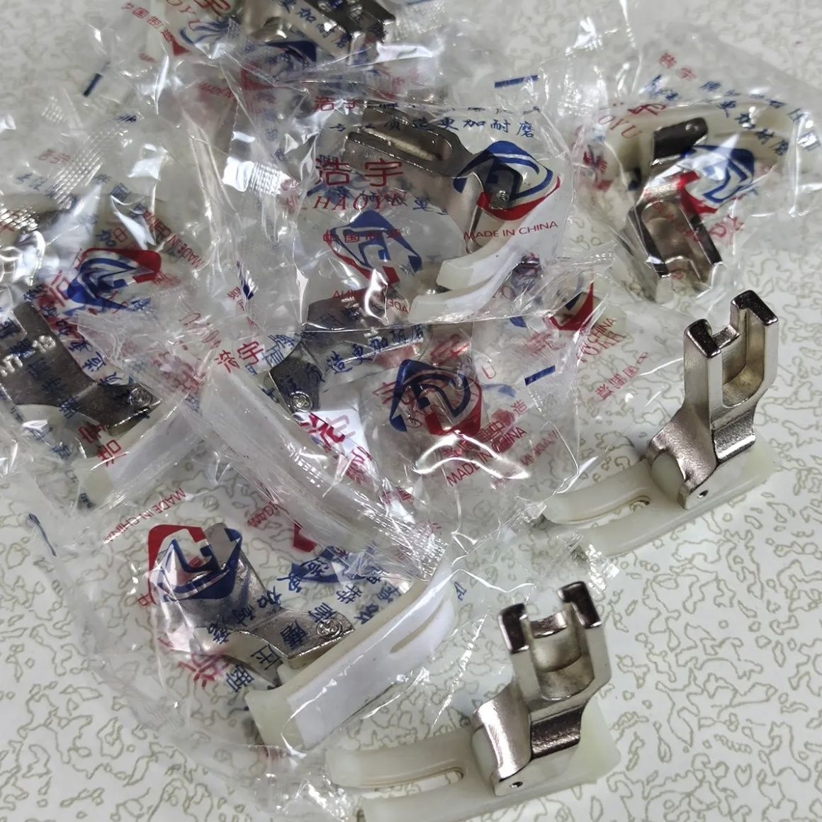 1715★ Sewing machine flat car plastic presser foot MT-18 white special wear-resistant 5A plastic presser foot leather Teflon★