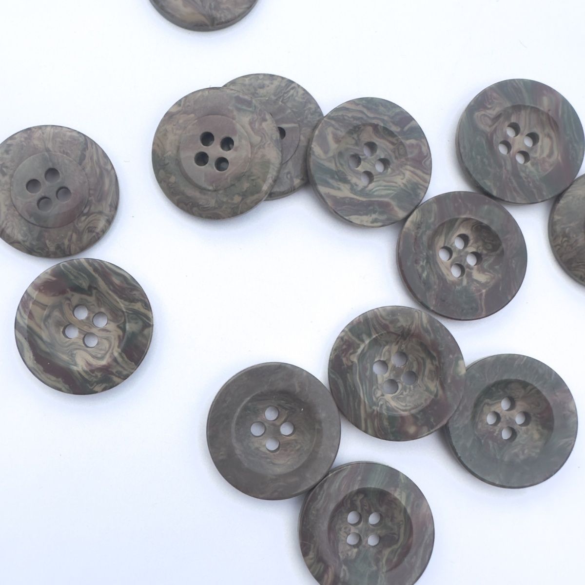 3044  Coat trench coat round resin imitation stone imitation wood mouth four-eye buttons blazer clothes versatile buttons buttons