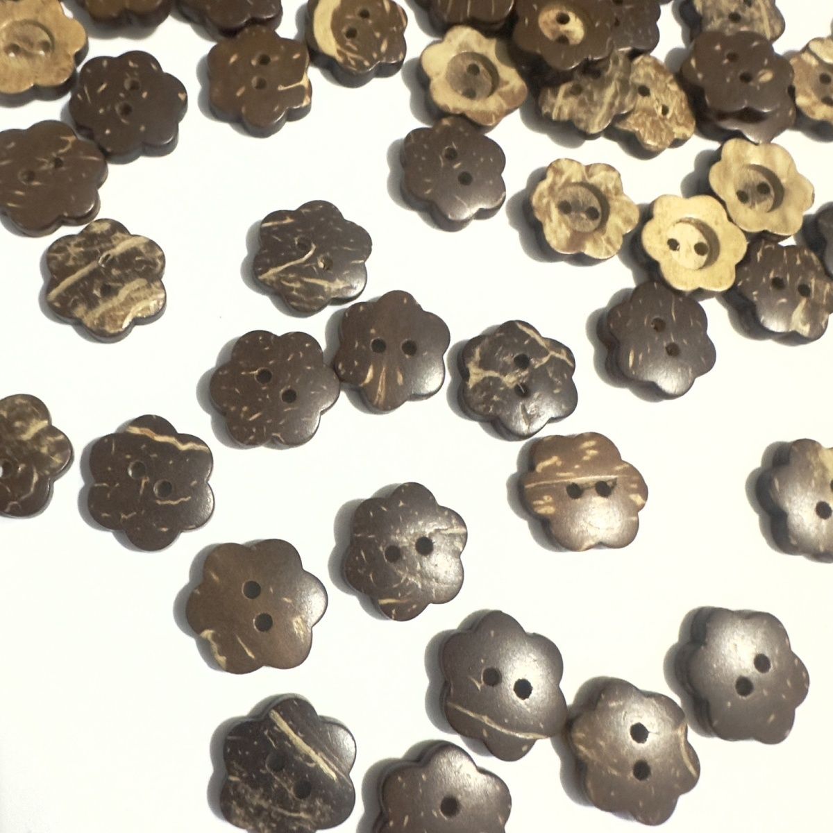 3051 Vintage flower coconut shell wood natural button clothes handmade buttons two-eye shirt children's buttons sweater jacket