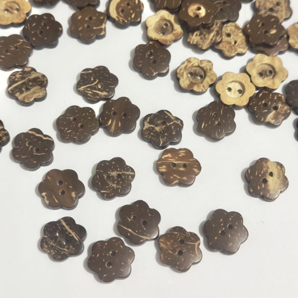 3051 Vintage flower coconut shell wood natural button clothes handmade buttons two-eye shirt children's buttons sweater jacket