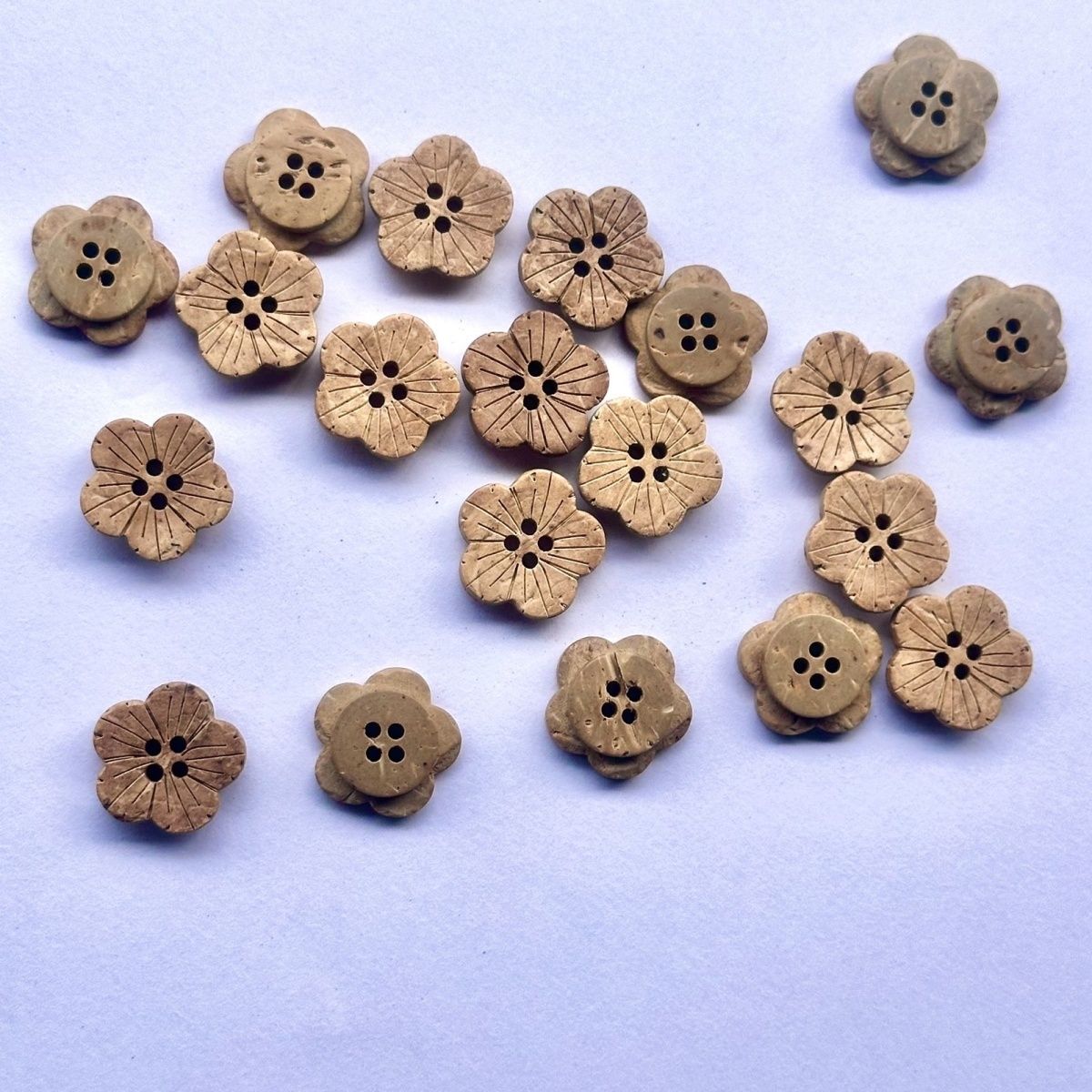3046  Natural white coconut shell DIY buttons natural wood sweater flower buttons retro children's clothes DIY decorative handmade
