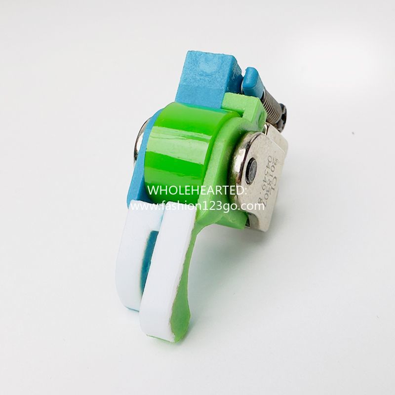 1079★Teflon (high and low) roller presser foot, flat car thickness universal, no cloth, wear-resistant plastic high and low presser foot