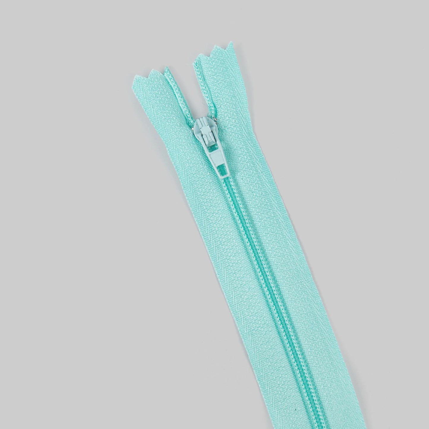 3069 Zipper No. 3 nylon core zipper pants pocket access control placket wholesale Guangdong Guangzhou delivery 18 cm 7 inches