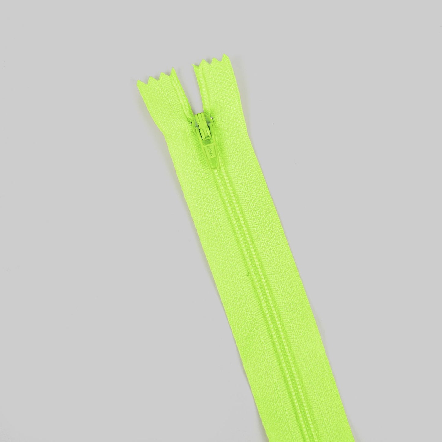 3069 Zipper No. 3 nylon core zipper pants pocket access control placket wholesale Guangdong Guangzhou delivery 18 cm 7 inches