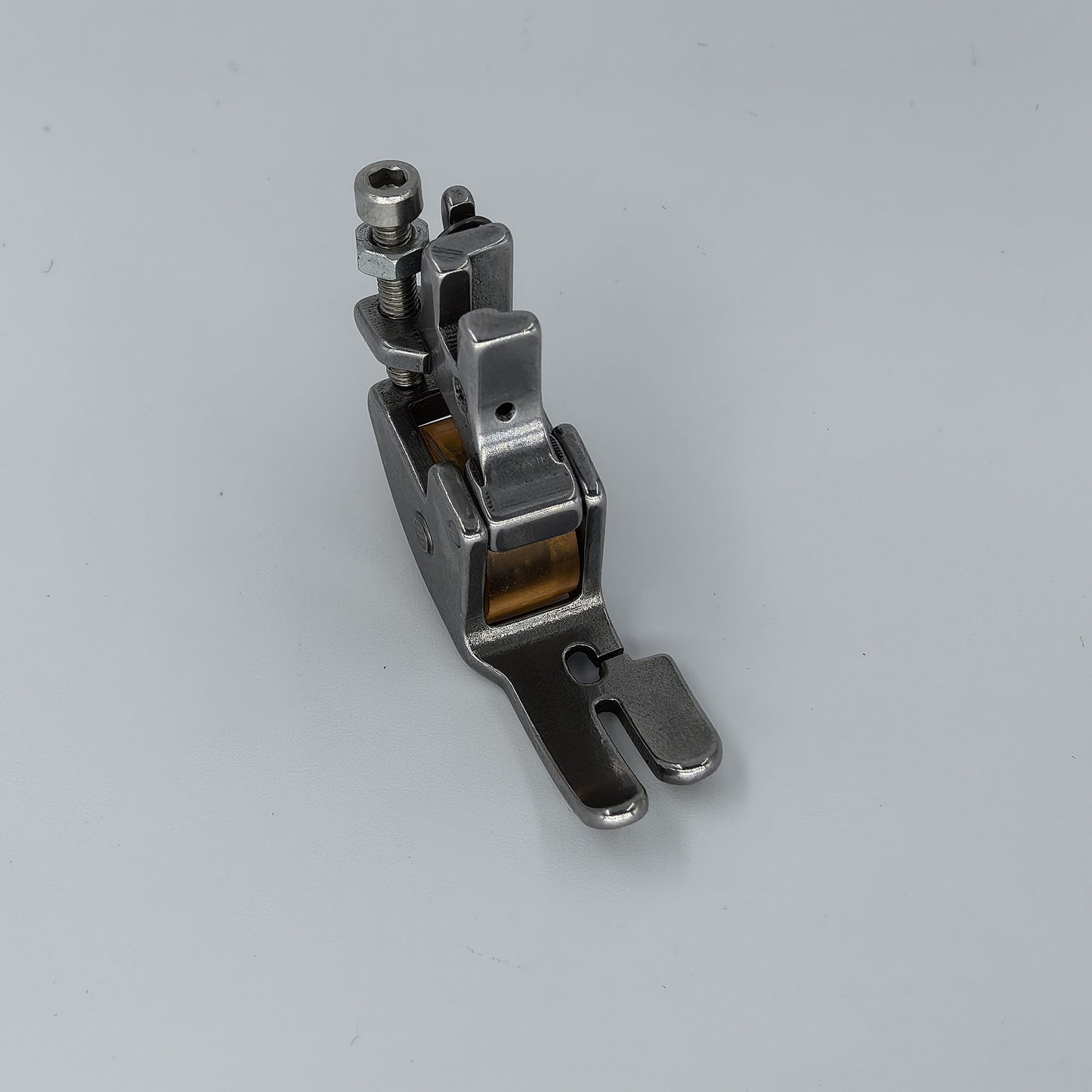 1448★ Pied-de-biche à molette transparente 1/8 avec molette de coupe et rouleau en caoutchouc 5200 pour machine à coudre industrielle
