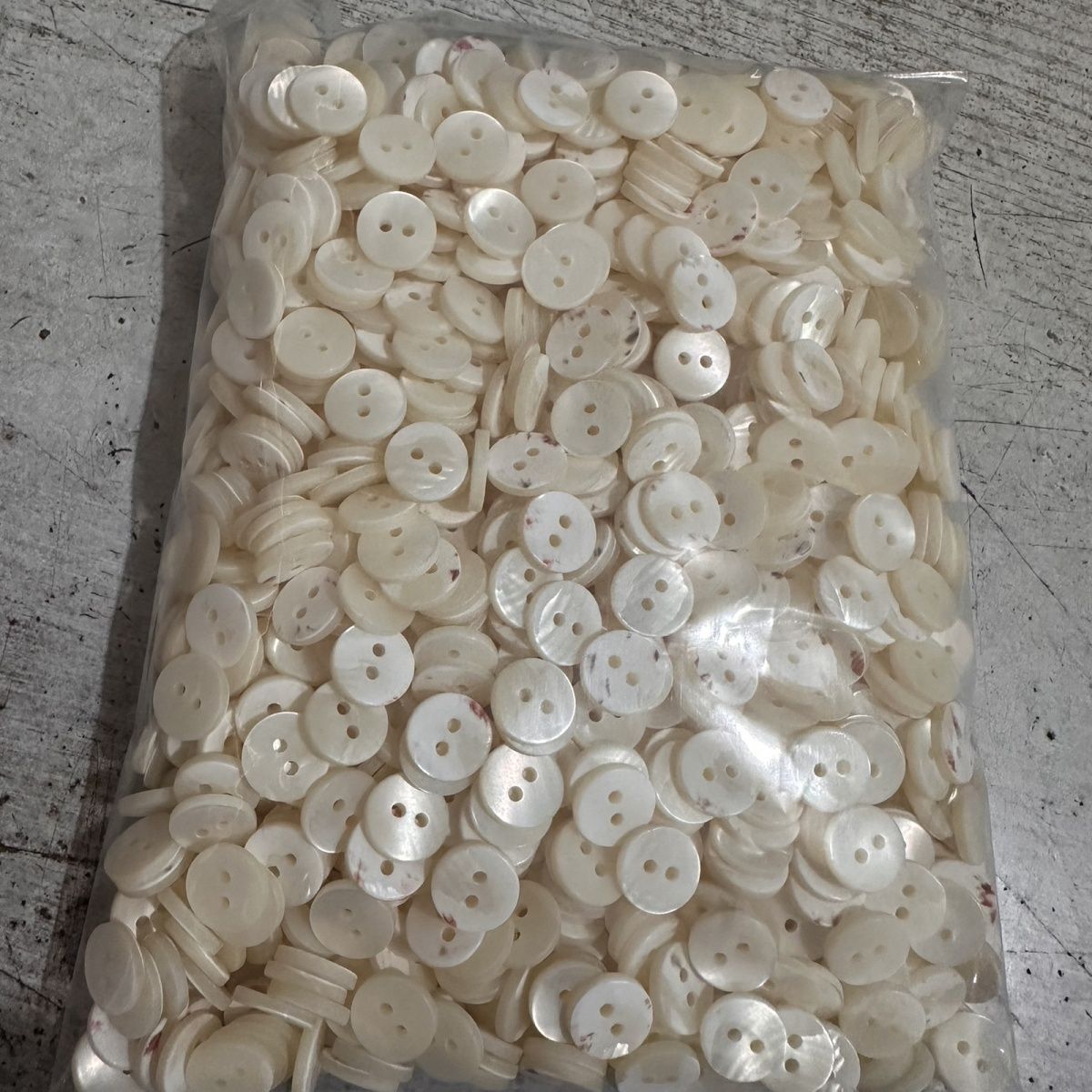 3003 Matériau de coque naturel, coque de couleur primaire, coque teinte par pulvérisation, légers défauts naturels, attention aux erreurs de tir