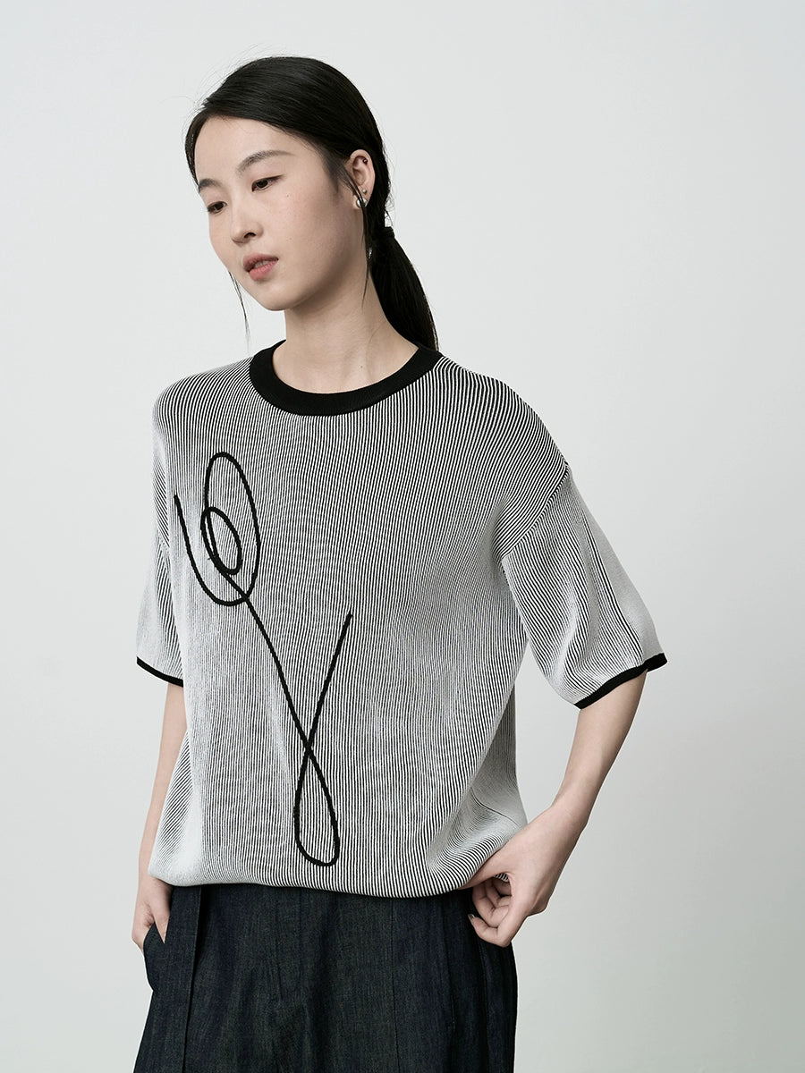 CAREMIND Elegante blusa de manga corta con bordado de tulipanes para mujer, de rayas blancas y negras en color contrastante, sencilla y de manga media