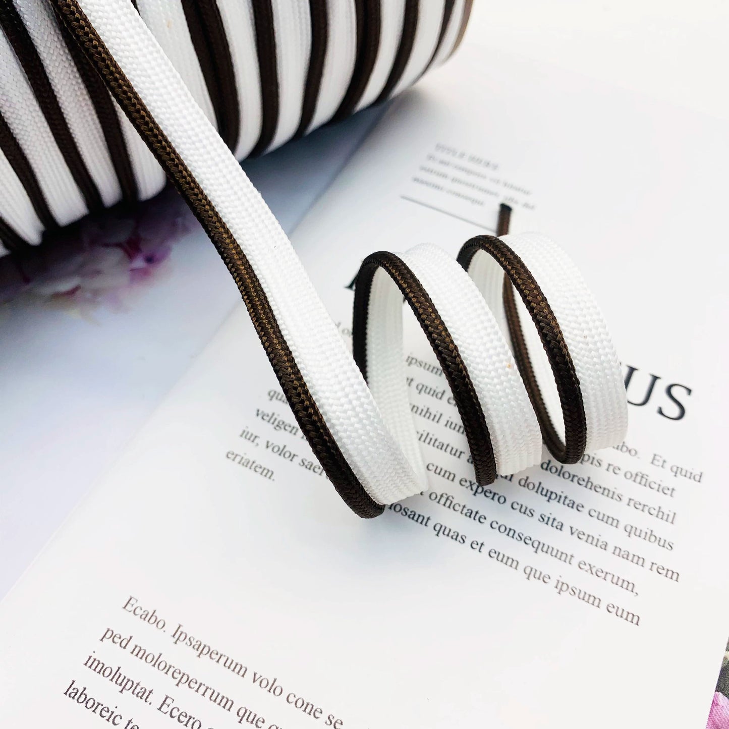 Cinta adhesiva de seda brillante de 1 cm, 41 colores, con borde incrustado, para decoración de hogar, textiles, accesorios de ropa, 3847