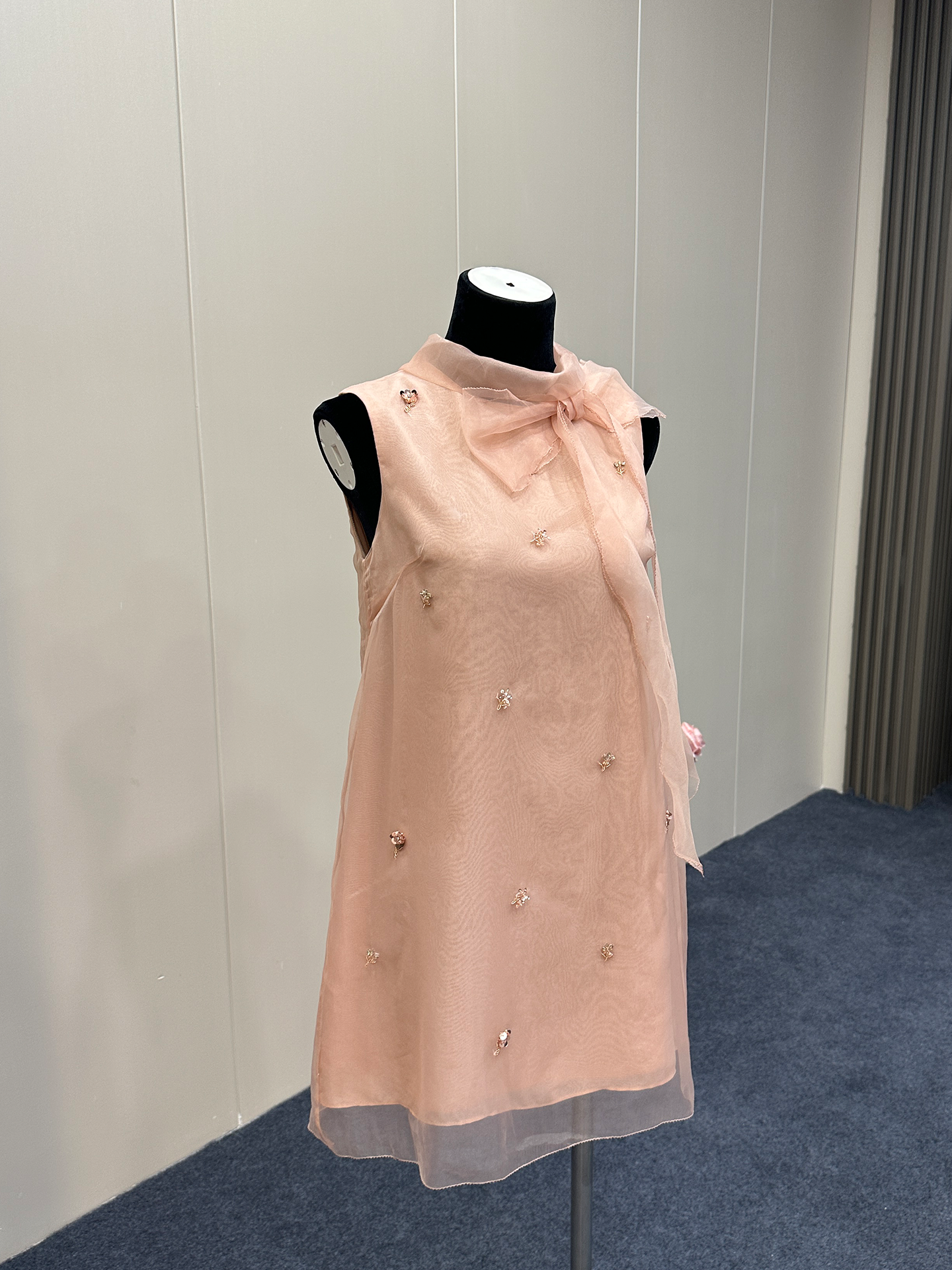 8015★ New French romantic atmosphere Eugen yarn handmade beaded light pink white dress women