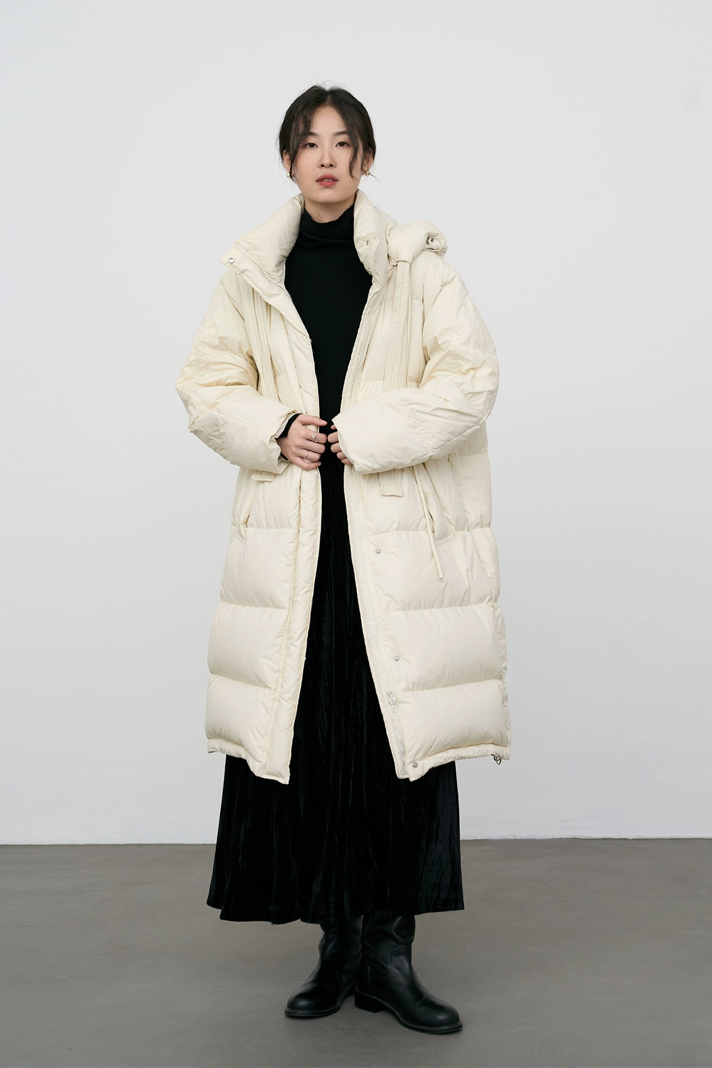 CAREMIND Chaqueta de plumón con capucha hasta la rodilla blanca para mujer, chaqueta térmica de plumón 90 %