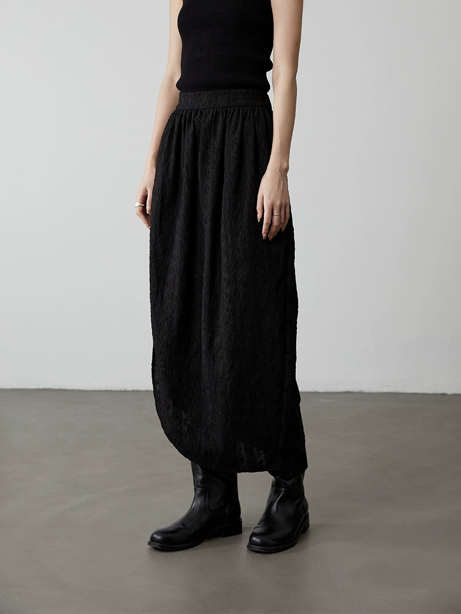 Falda de busto curvo elegante con textura negra de CAREMIND, falda de corte inclinado con abertura lateral y temperamento alto para otoño