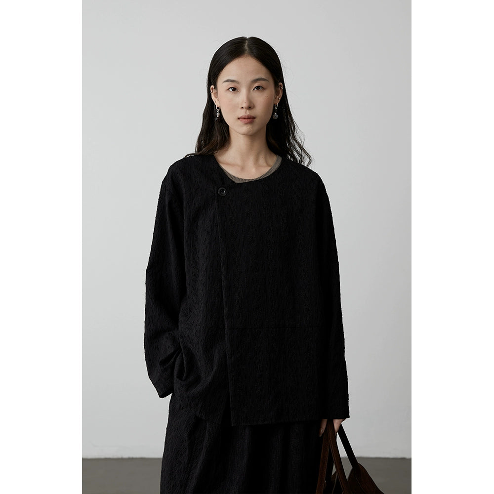 Nueva camisa de manga larga con textura negra china de CAREMIND Otoño 2024 Nueva chaqueta de cuello redondo de nicho