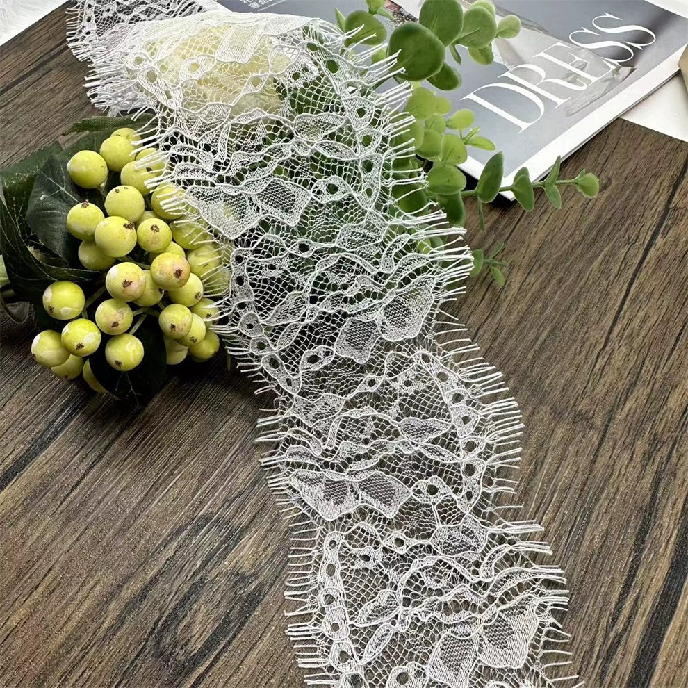 3780 Exquisitos accesorios de encaje con pestañas en blanco y negro, falda ancha, top de tubo, mangas, escote y dobladillo alargados