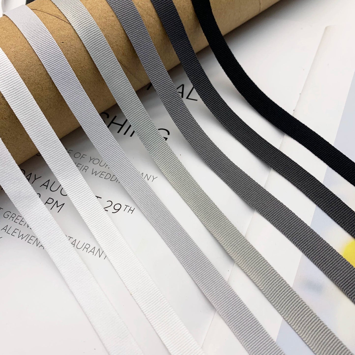 3880 40 colores en stock Tira de presión de borde de cuello de color de 1 cm, material auxiliar, cinta microelástica después de la tira de ribete de grano cruzado, tira lateral de la ropa