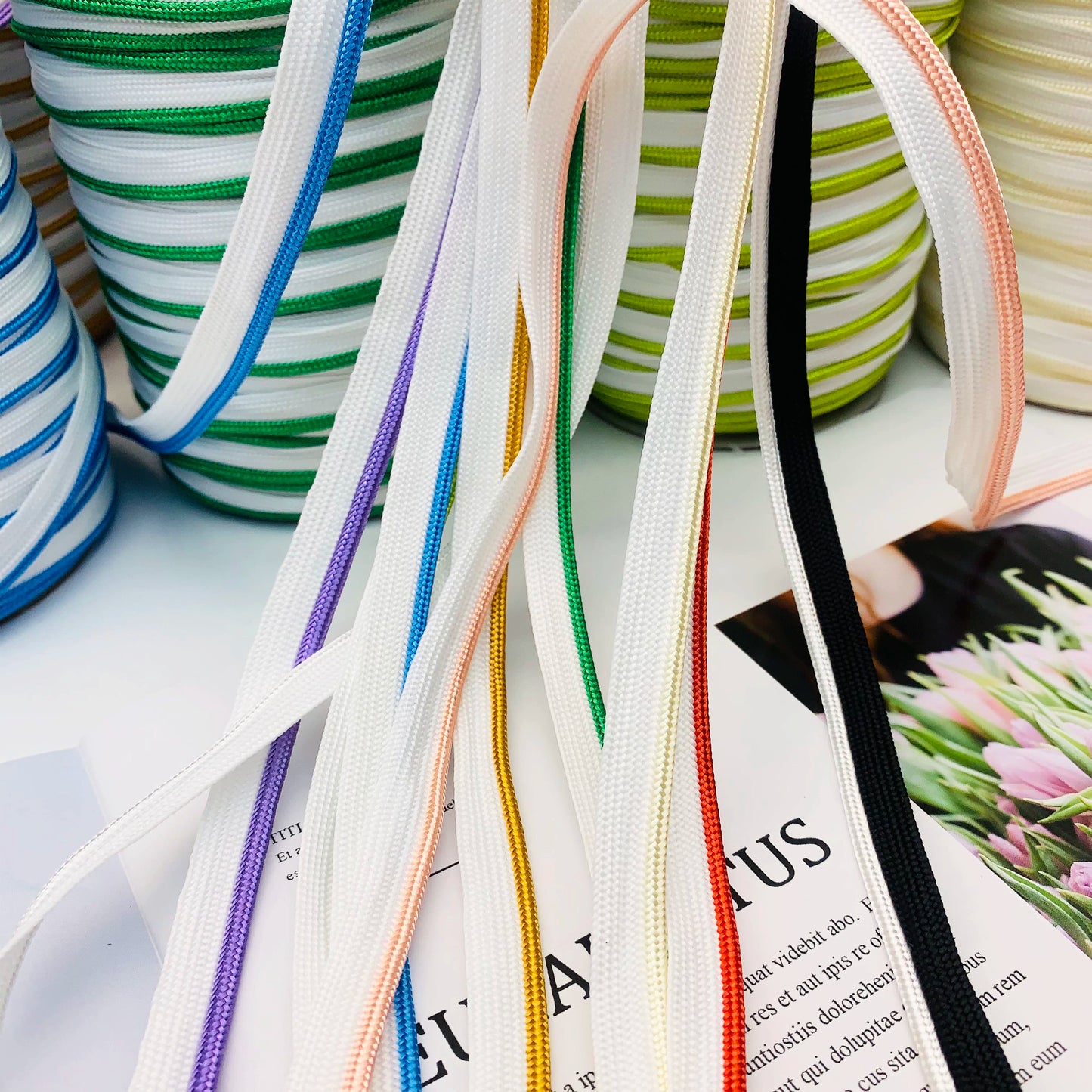 Cinta adhesiva de seda brillante de 1 cm, 41 colores, con borde incrustado, para decoración de hogar, textiles, accesorios de ropa, 3847