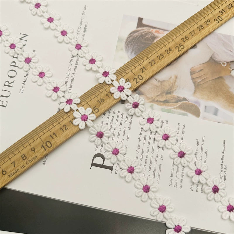 3671 Ancho 2cm pequeña margarita leche seda agua soluble bordado encaje accesorios DIY hecho a mano materiales decorativos ropa para niños