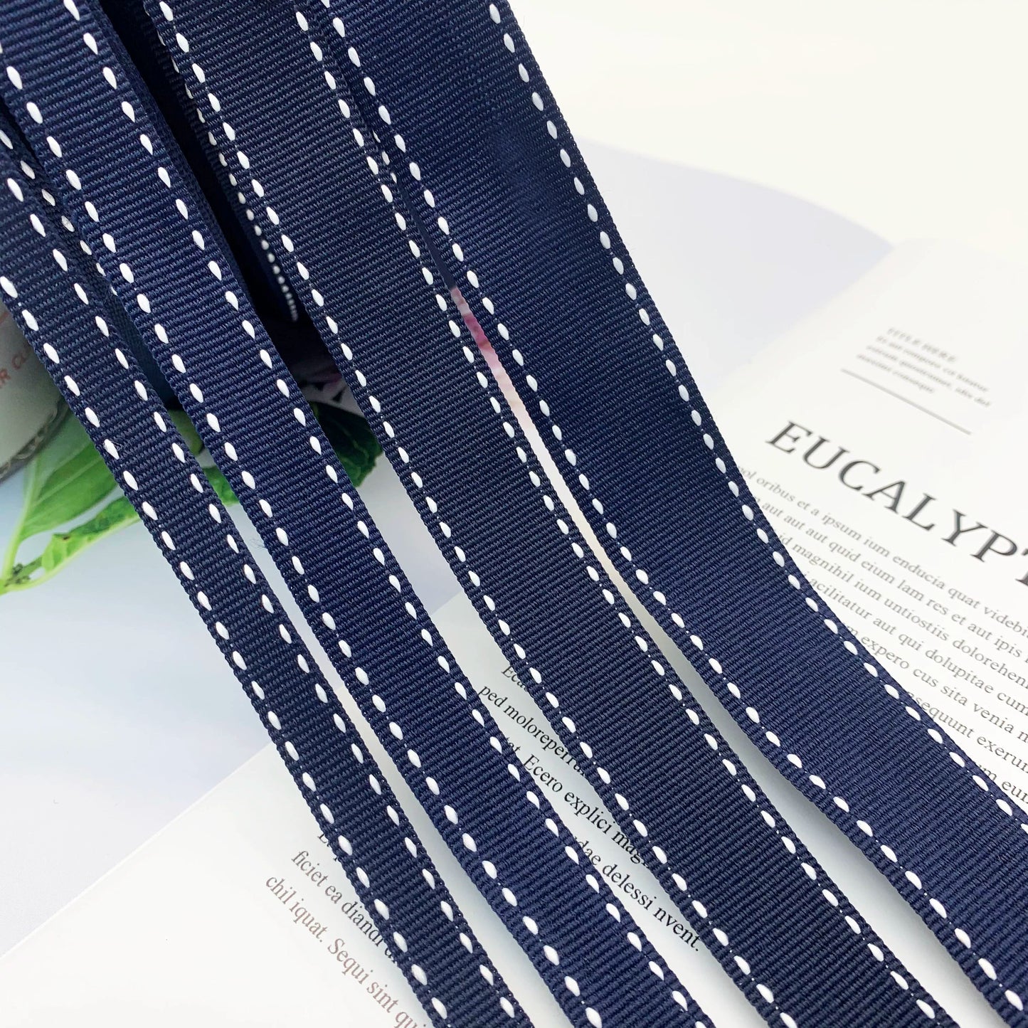 3858 Punto 0,7 cm-2,5 cm cinta jacquard azul marino cinta de punto de salto blanca ribete en el borde lateral tira de presión accesorios