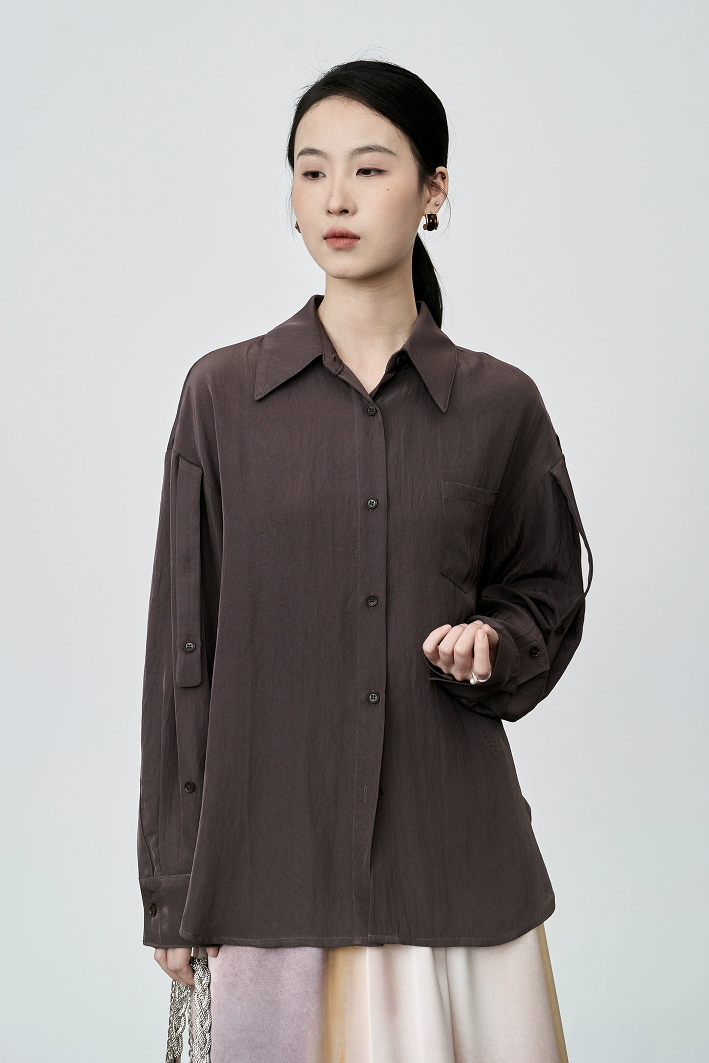 Camisa informal holgada de manga larga estilo retro de CAREMIND, camisa ligera de lujo con solapa versátil, ropa para mujer