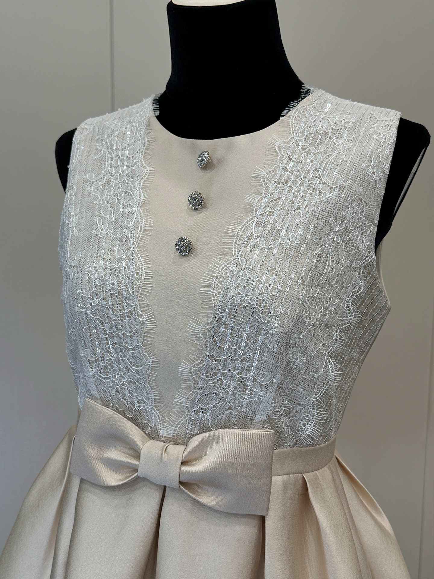 8022★ Gentle daughter style noble French romantic dress women's lace splicing high waist and thin princess dress
