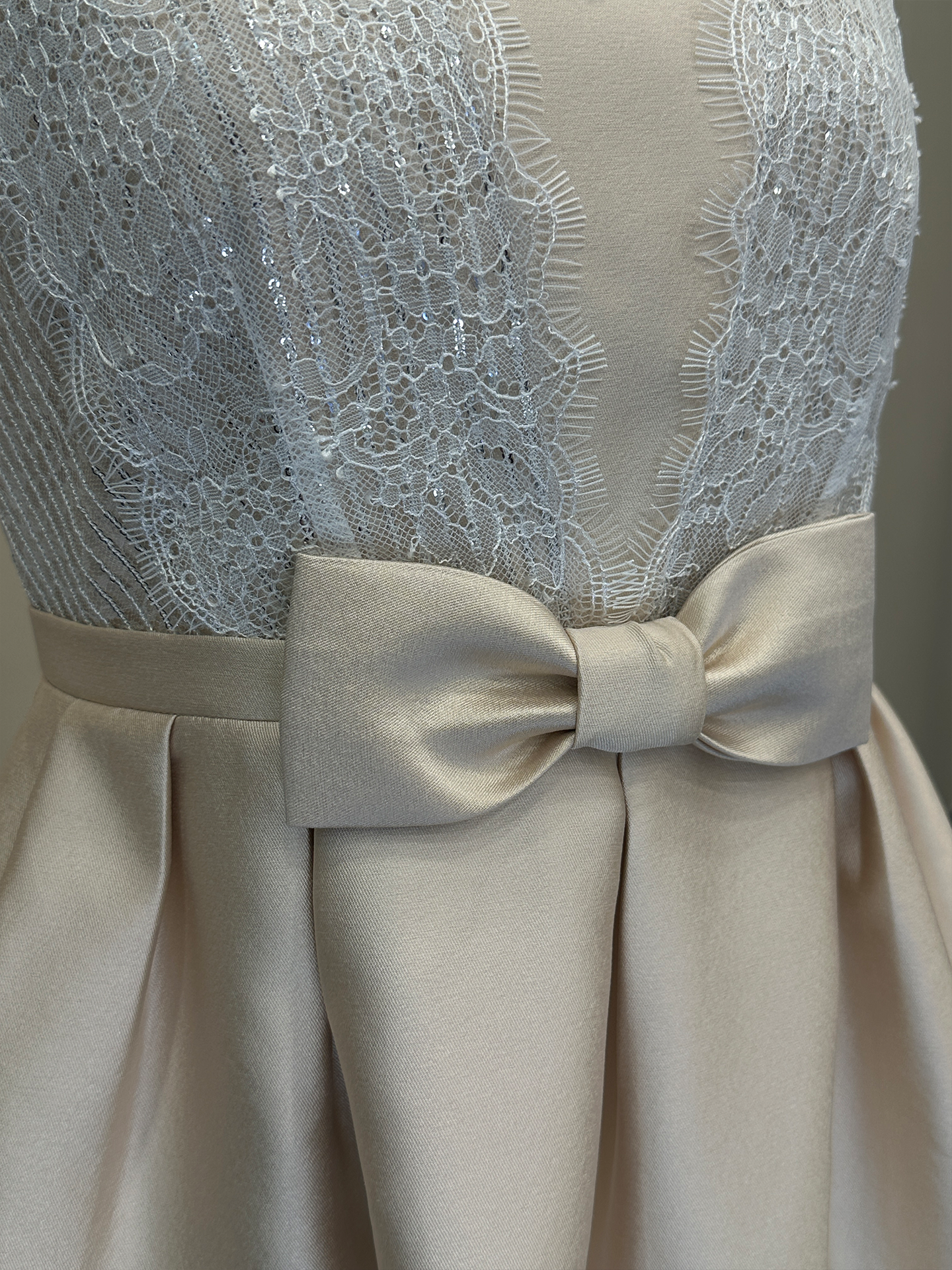 8022★ Gentle daughter style noble French romantic dress women's lace splicing high waist and thin princess dress