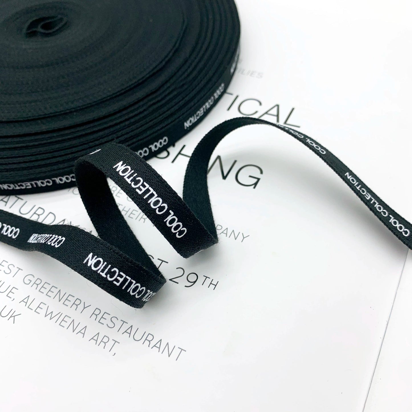 Tira de cinta con estampado de letras en blanco y negro de algodón de 1 cm, tira de ribete para el borde del escote trasero, tira de presión para accesorios, tira lateral para ropa