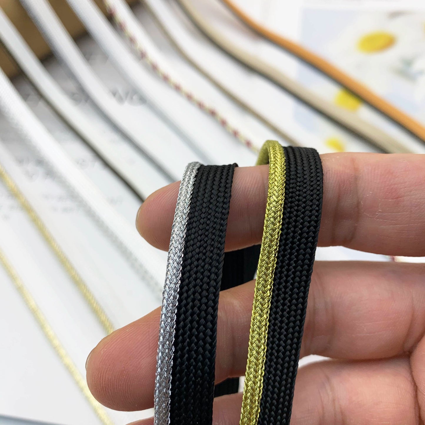 Cinta adhesiva de seda para niños, 1 cm, color dorado y plateado, para ribetes, ropa, textiles para el hogar, almohadas, etc.