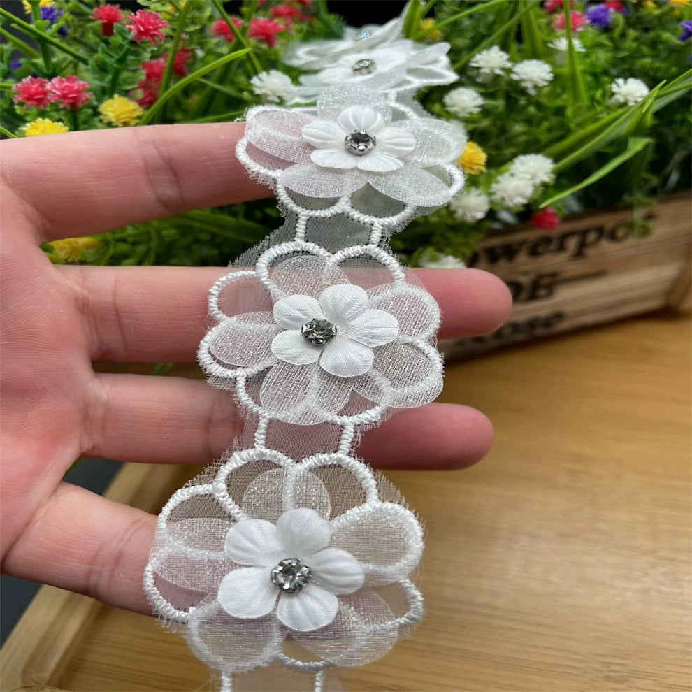 3660★ Accesorios de encaje de organza con flores de cuentas blancas hechos a mano DIY falda decoración de ropa bordado pegatina de corazón