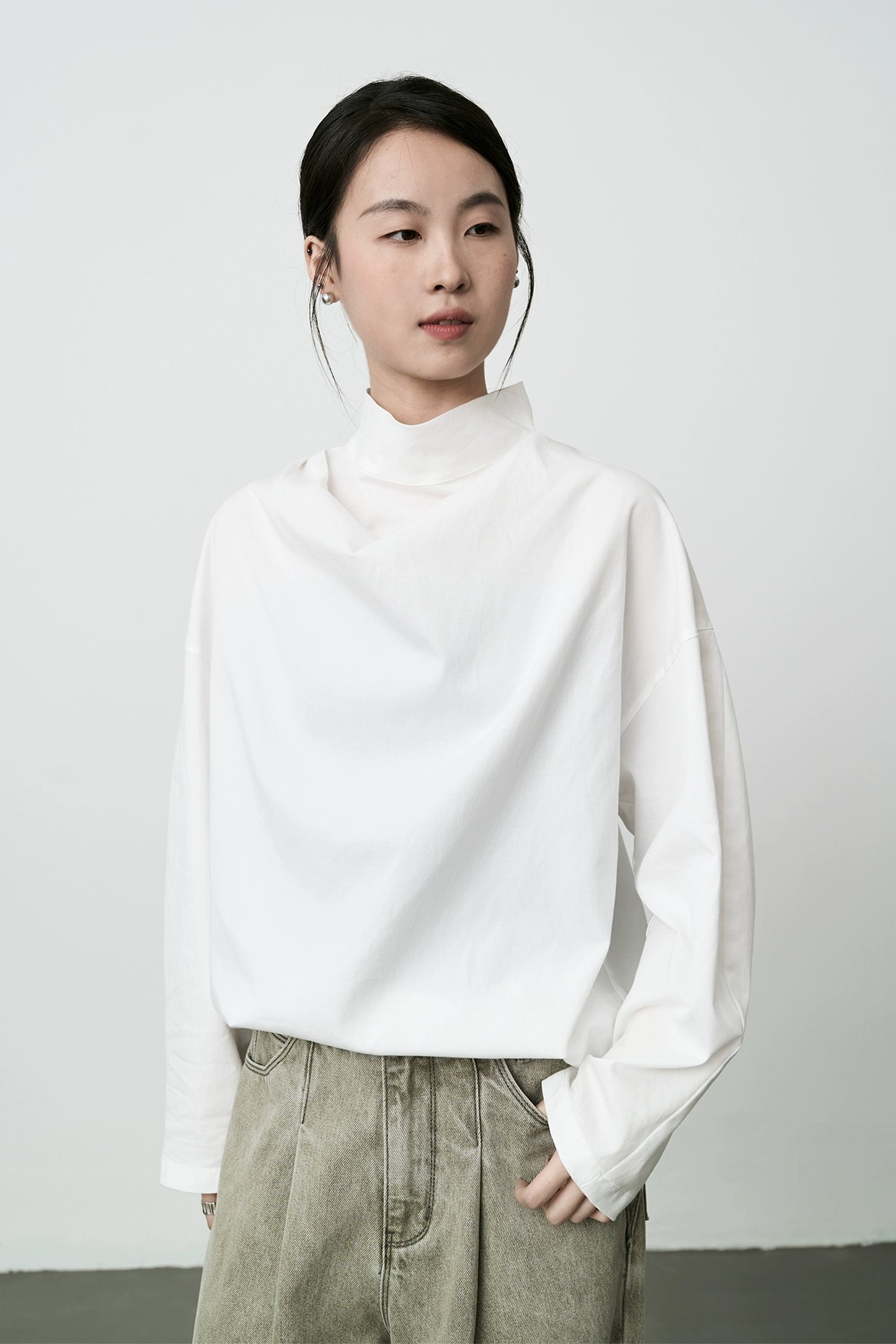 Camisa de manga larga con cuello oscilante y microtalla francesa de tencel suave de CAREMIND, blusa de moda blanca para mujer