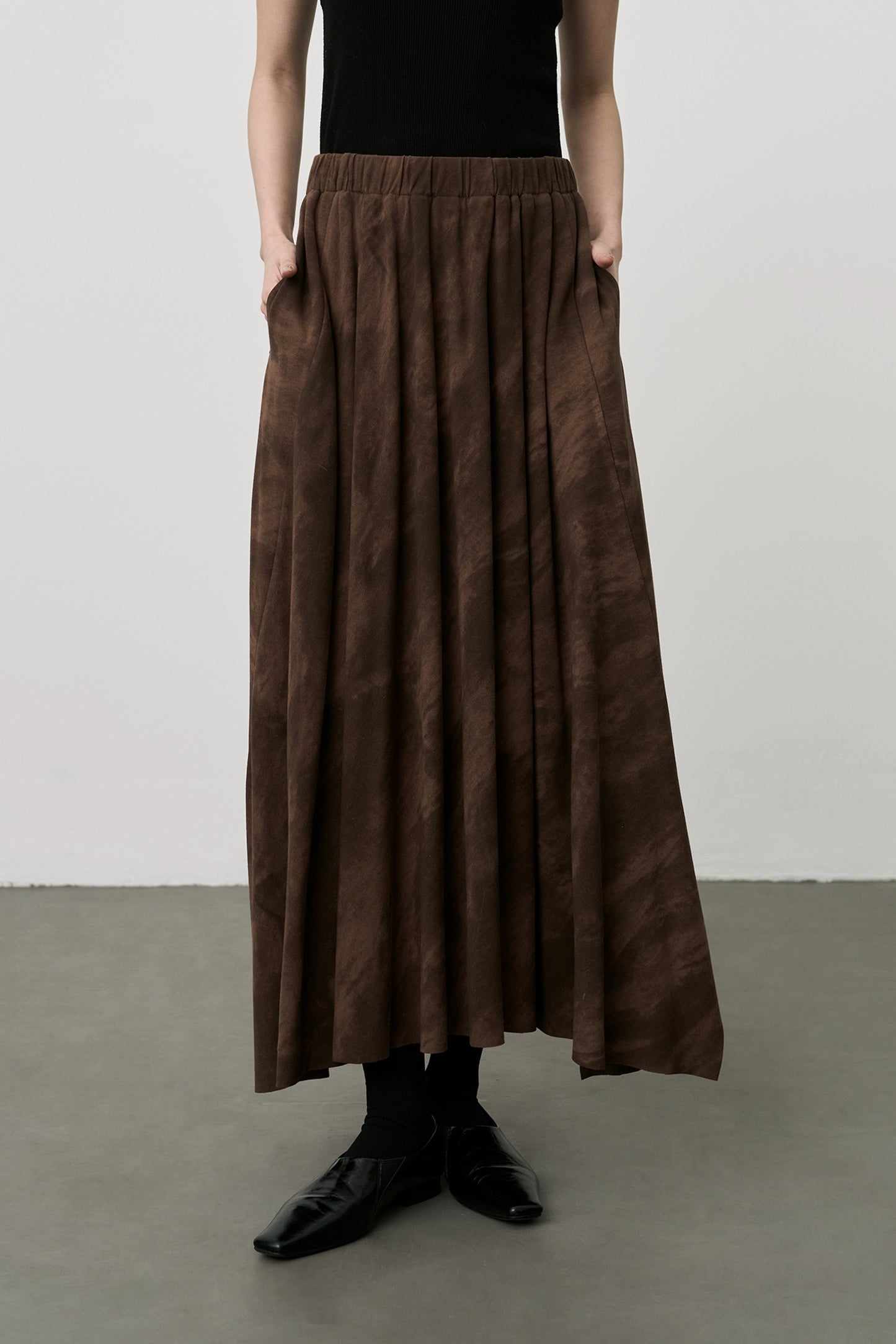 Falda superdelgada color café oscuro retro Maillard de CAREMIND, falda plisada irregular para niños