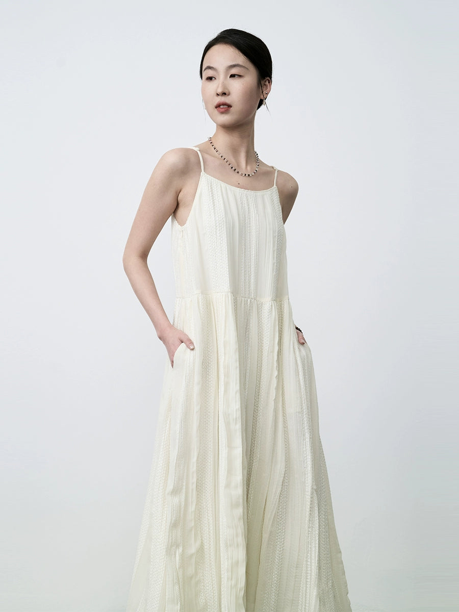 Robe à bretelles CAREMIND French Gentle Cream Abricot, jupe texturée tissée sans manches