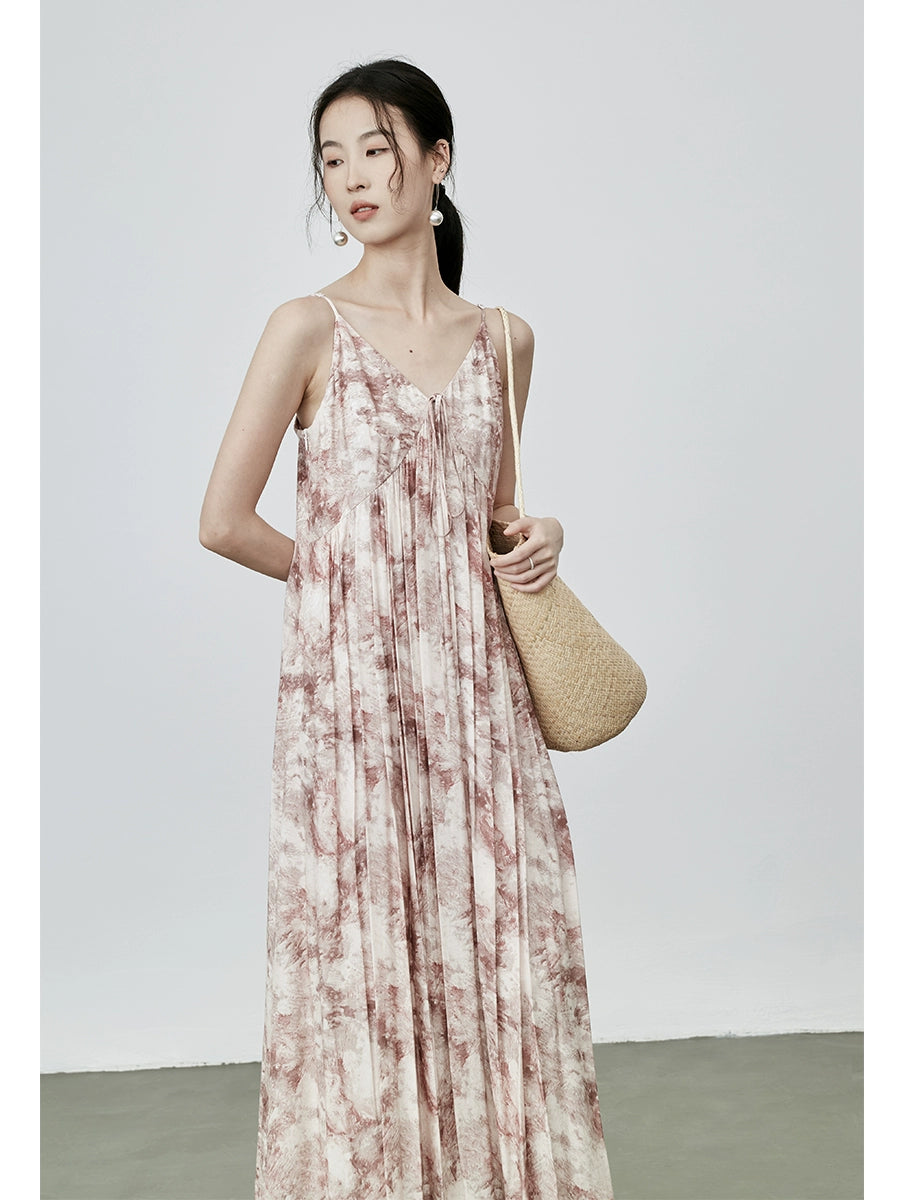 CAREMIND Vestido con tirantes y hombros descubiertos para vacaciones en la playa 2024 nueva falda fina plisada con cuello en V