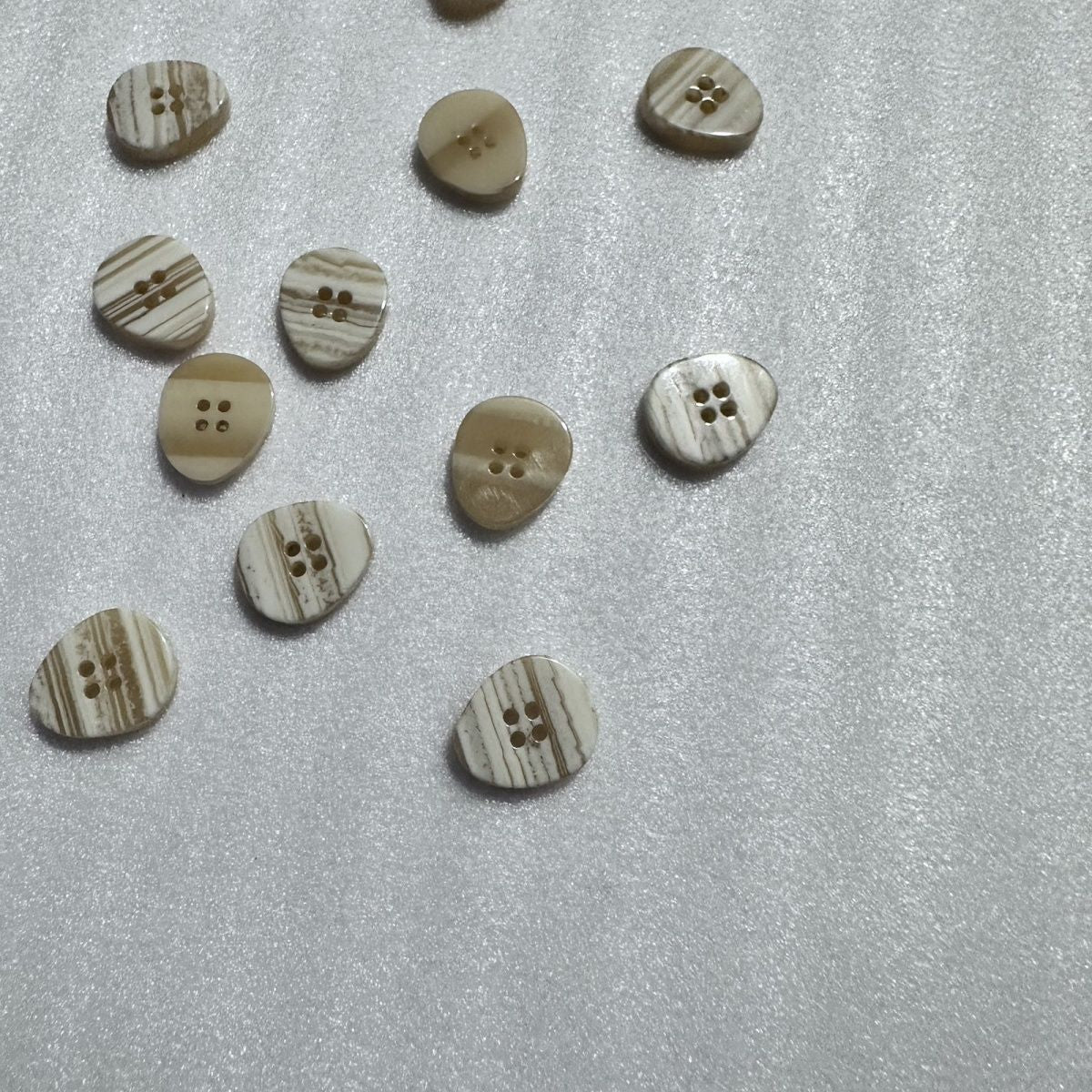 3024  Fashion resin heterosexual buckle imitation stone imitation wood model