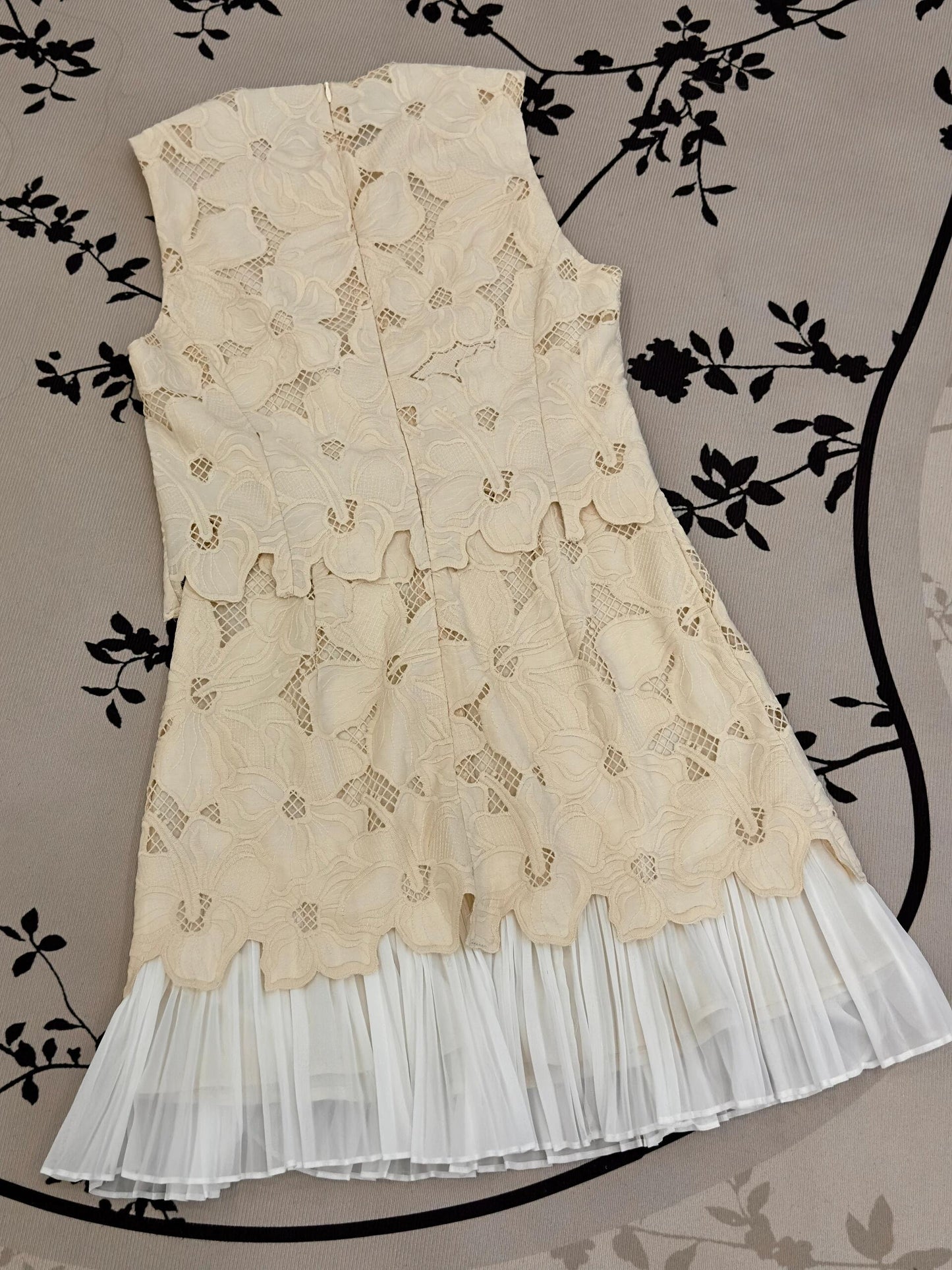 8031★ French high-end embroidery hollow splicing sleeveless dress women's summer design temperament short skirt