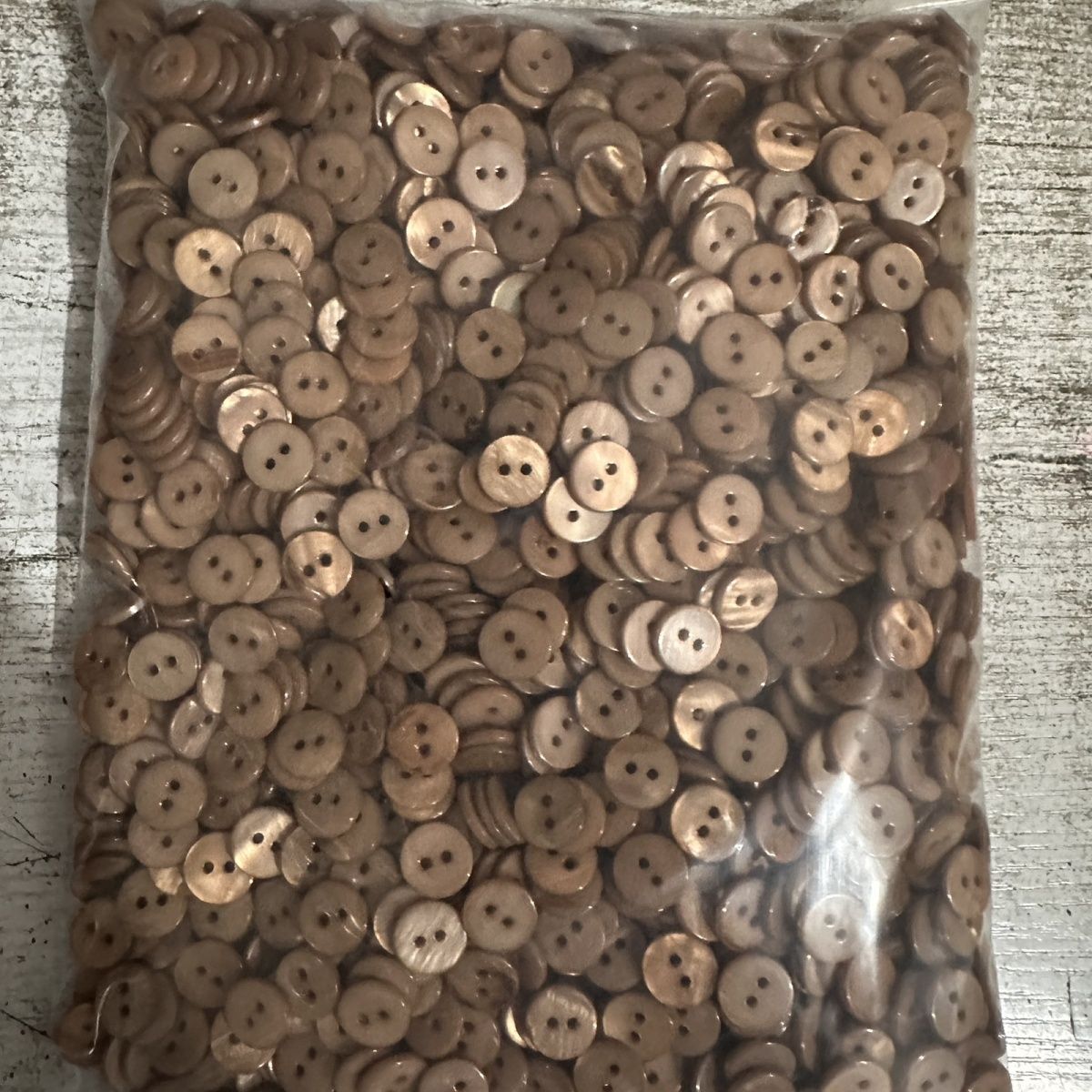 3001  Natural shell material primary color shell, spray paint dyed shell, slightly flawed, mind not to shoot