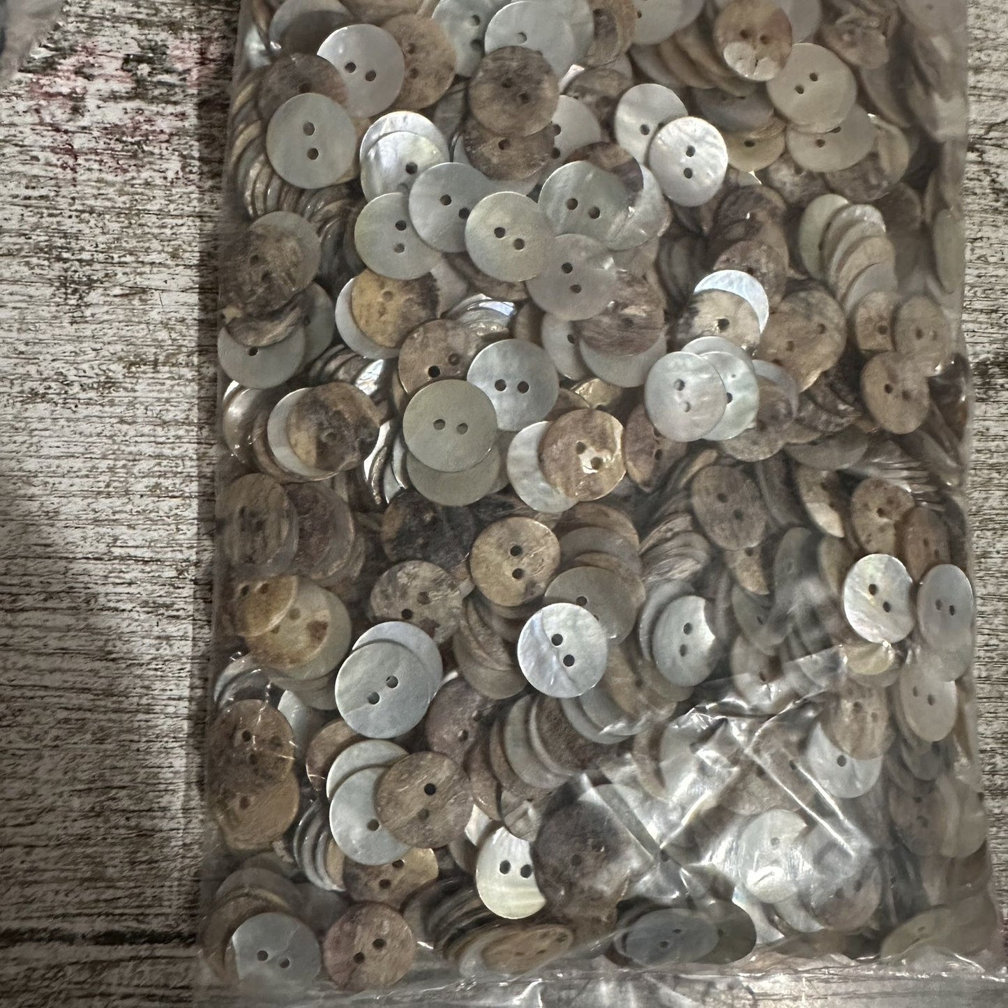 3003 Matériau de coque naturel, coque de couleur primaire, coque teinte par pulvérisation, légers défauts naturels, attention aux erreurs de tir