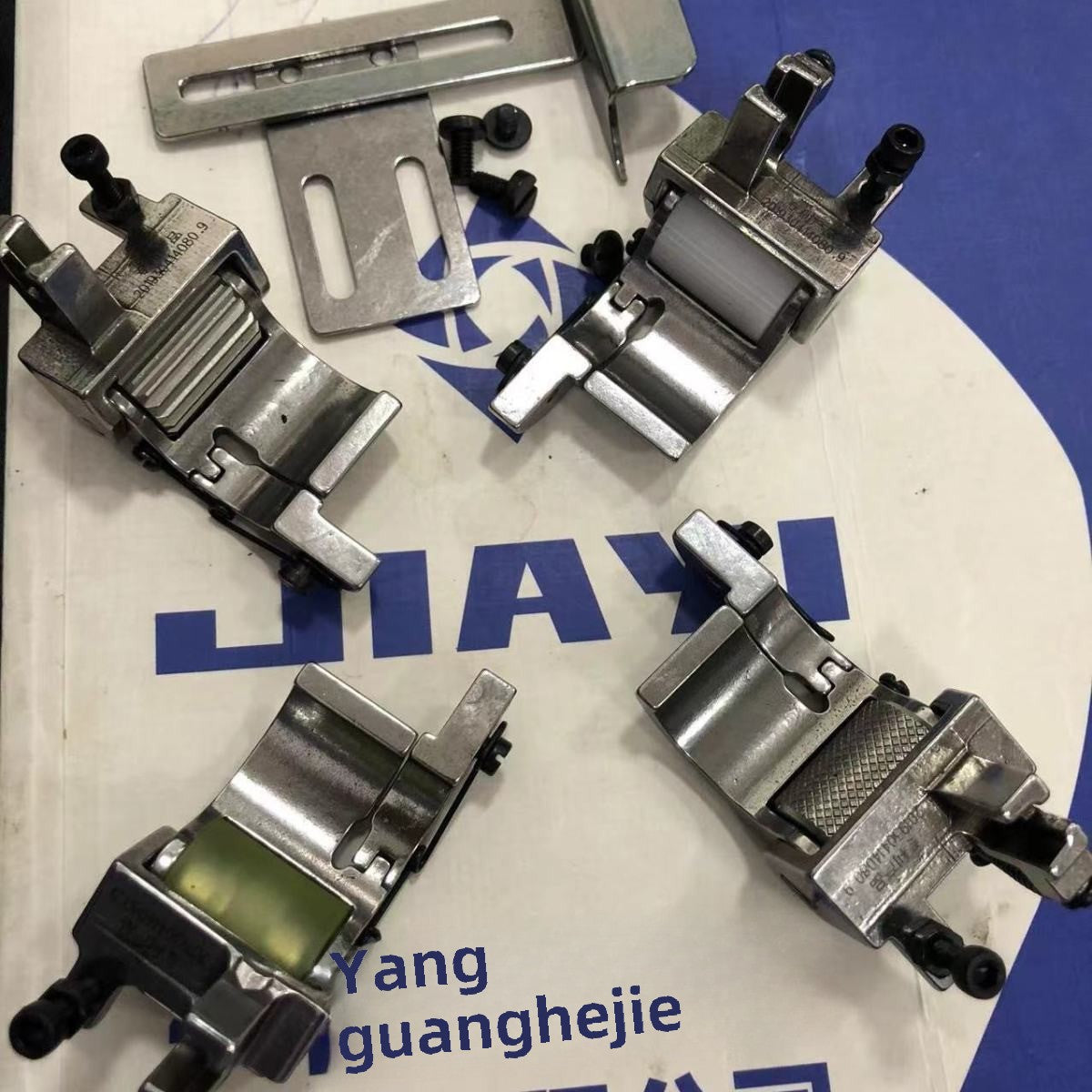 1111★ Computer flat car roll pants mouth wheel presser foot roll pants foot artifact positioning roller presser foot flat car universal wheel