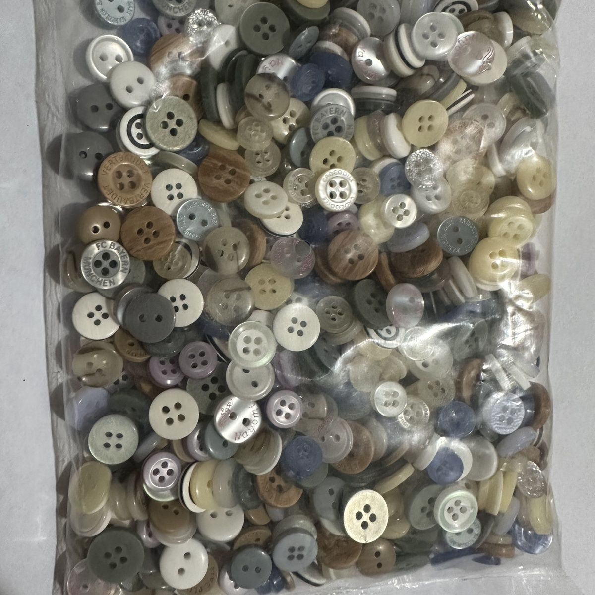 3022  Coat button, trench coat button, suit pants button, shirt button, vintage button