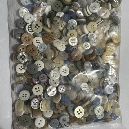 3022  Coat button, trench coat button, suit pants button, shirt button, vintage button