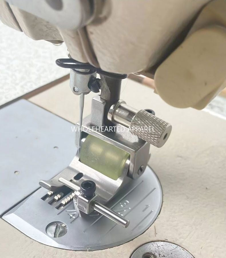 1346★ Nuevo prensatelas Q7 con rodillo para dobladillo de coche, tira de cuello, rollo de prensatelas para pantalones, bloque de línea de prensado, borde antivuelco, prensatelas para coche plano★