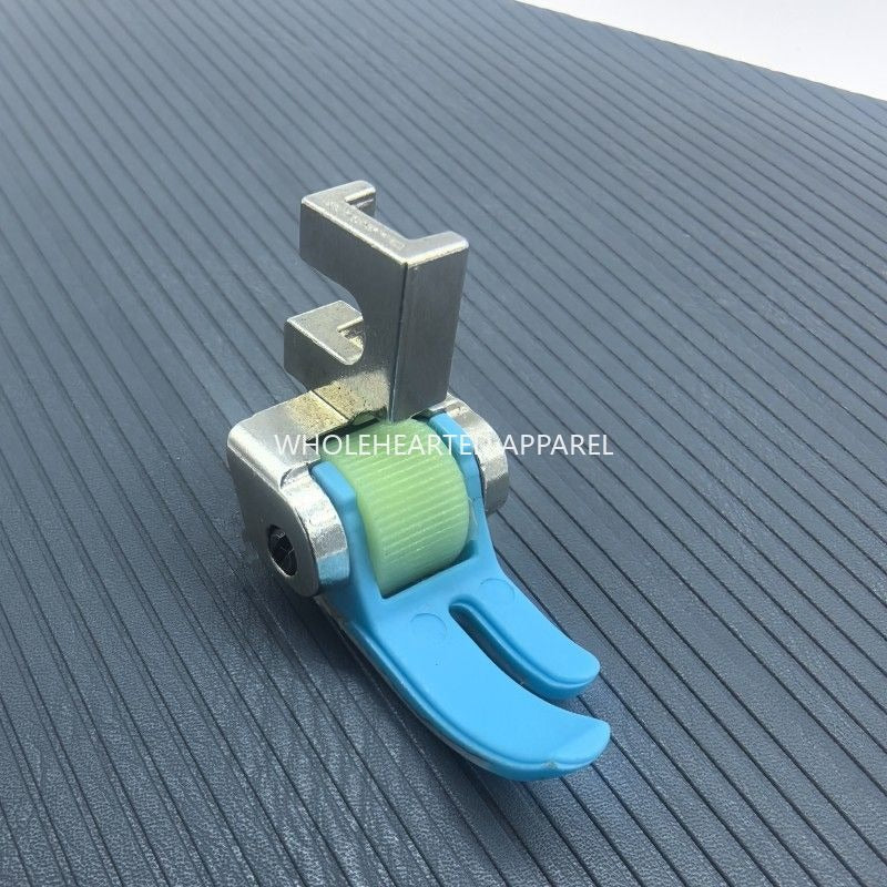 1521★  Old-fashioned household sewing machine plastic roller presser foot butterfly flyer brand pedal sewing machine accessories are universal in thickness★