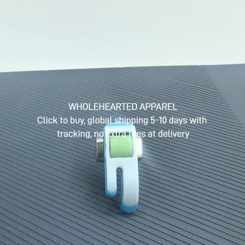 1521★  Old-fashioned household sewing machine plastic roller presser foot butterfly flyer brand pedal sewing machine accessories are universal in thickness