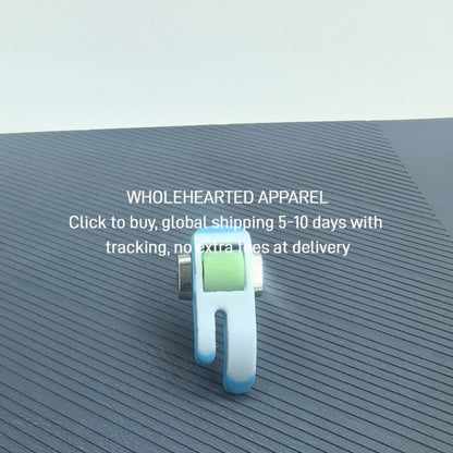 1521★  Old-fashioned household sewing machine plastic roller presser foot butterfly flyer brand pedal sewing machine accessories are universal in thickness