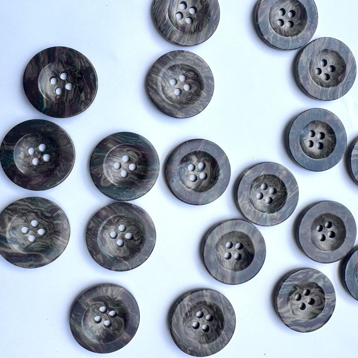 3044  Coat trench coat round resin imitation stone imitation wood mouth four-eye buttons blazer clothes versatile buttons buttons