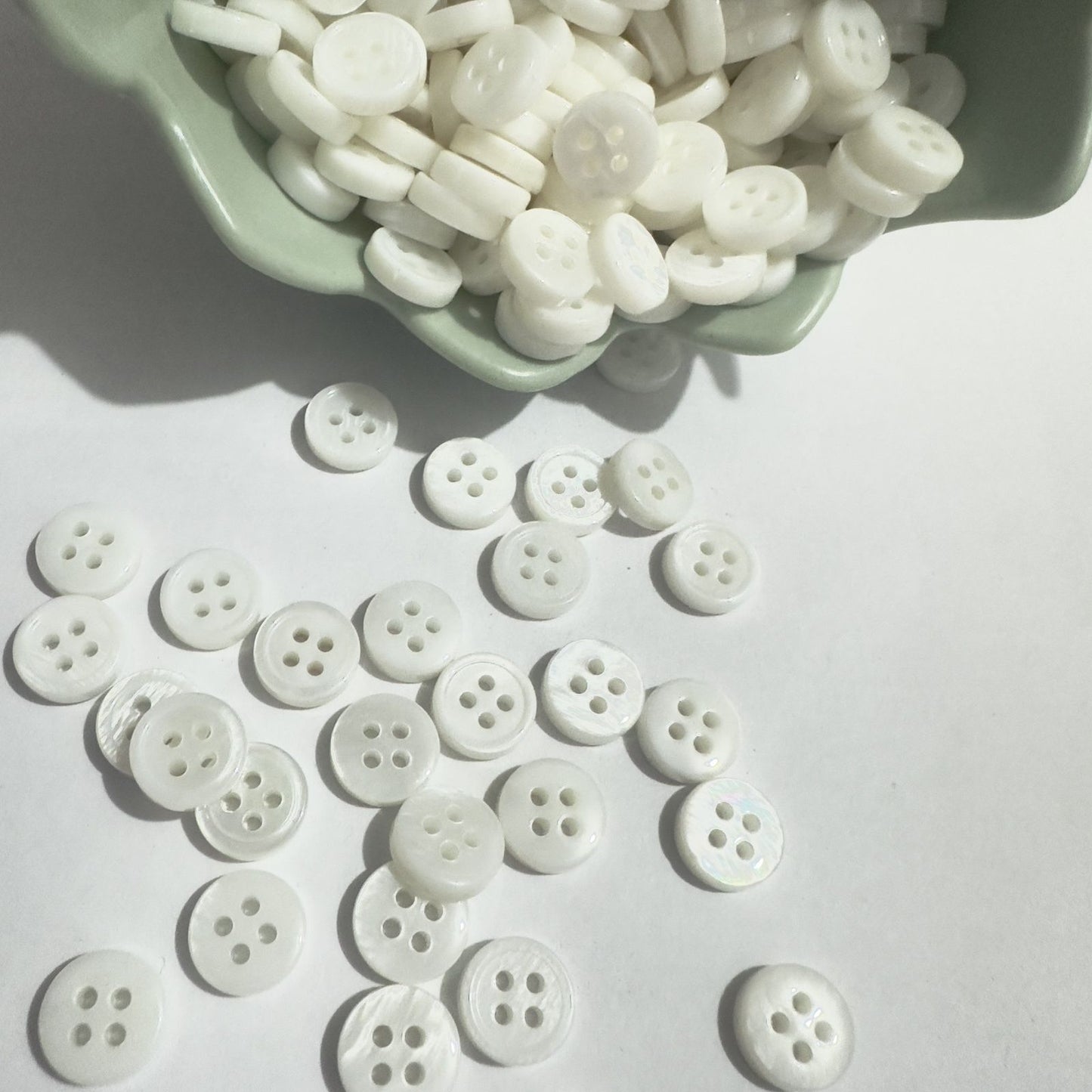 3005  Real shell buttons, natural shells, two-eye four-eye buttons, shirt buttons DIY decorative buttons, all-match buttons