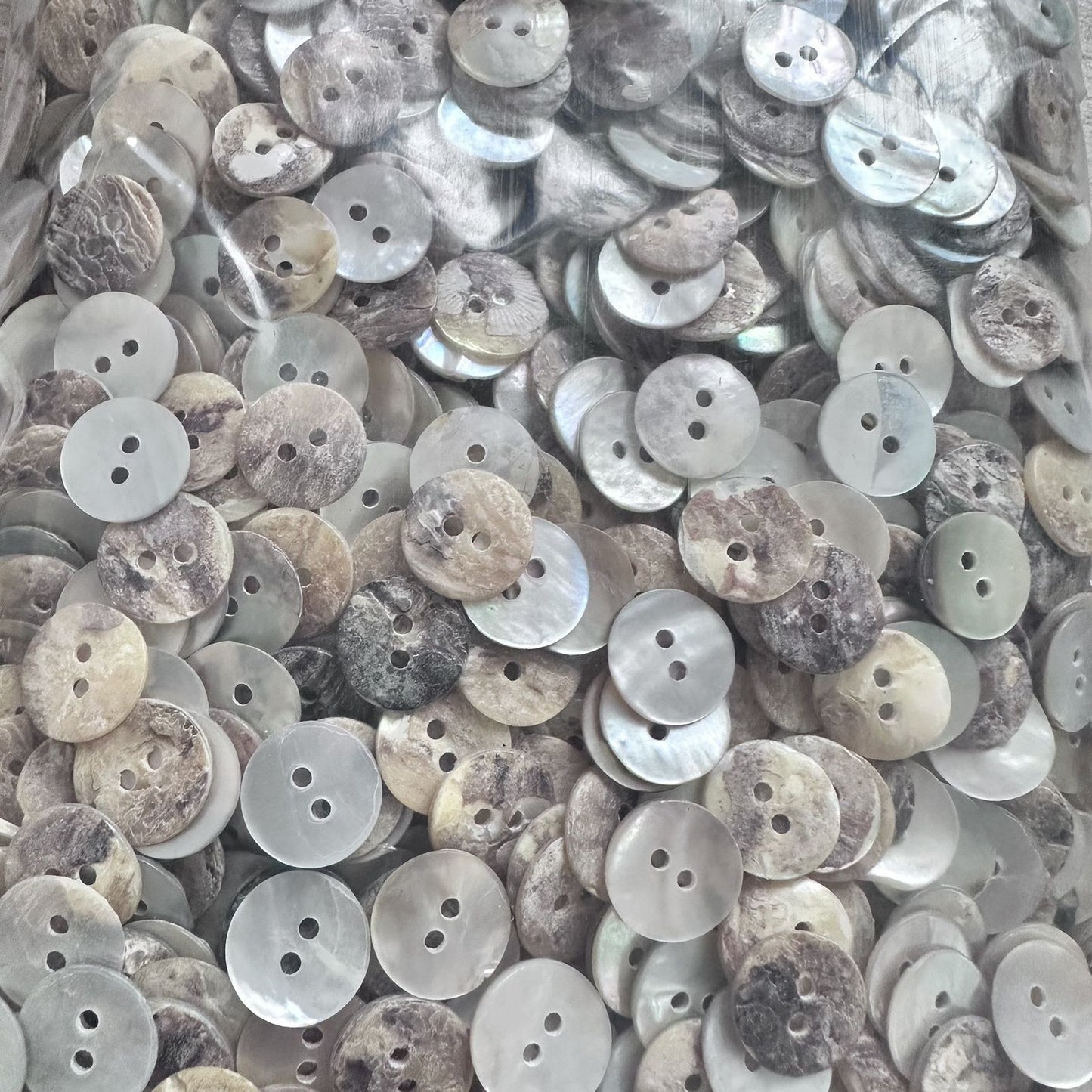 3001  Natural shell material primary color shell, spray paint dyed shell, slightly flawed, mind not to shoot