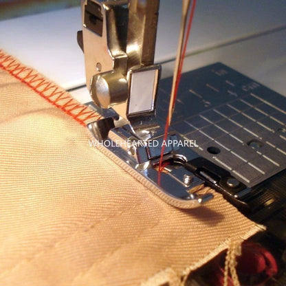 1022★ Pied de presse à ourlet verrouillable, pour machine à coudre multifonctionnelle Shengjia Brothers, idéale pour la couture des bords de tissu.