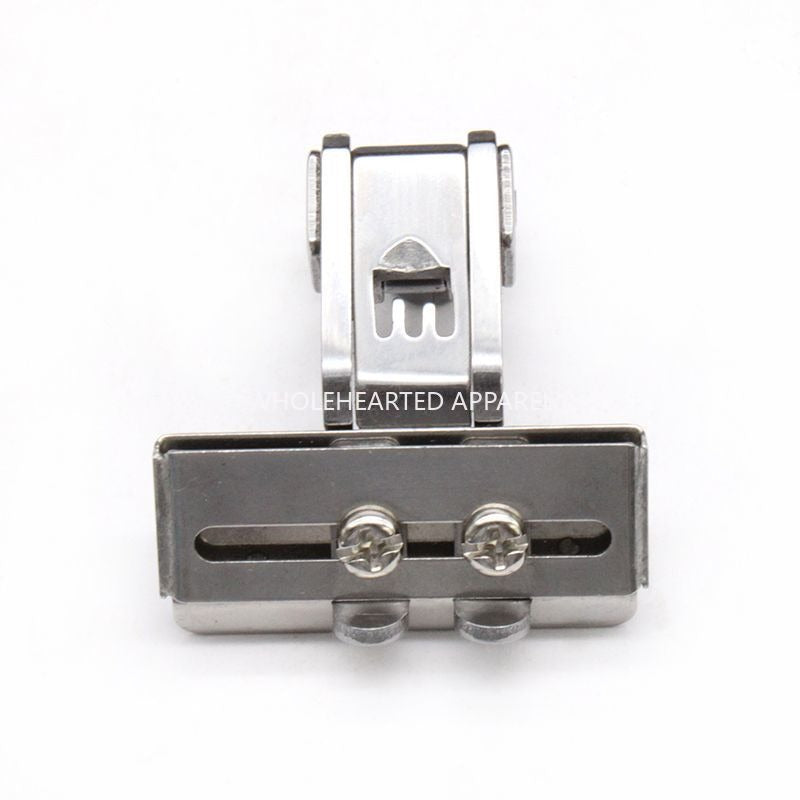 1555★ Accesorios para máquinas de coser, máquina de coser de tres agujas y cinco hilos con enclavamiento, prensatelas para pegatinas, prensatelas para cintas de 5,6 pulgadas, dispositivo para dobladillos con pegatinas de banda de goma★