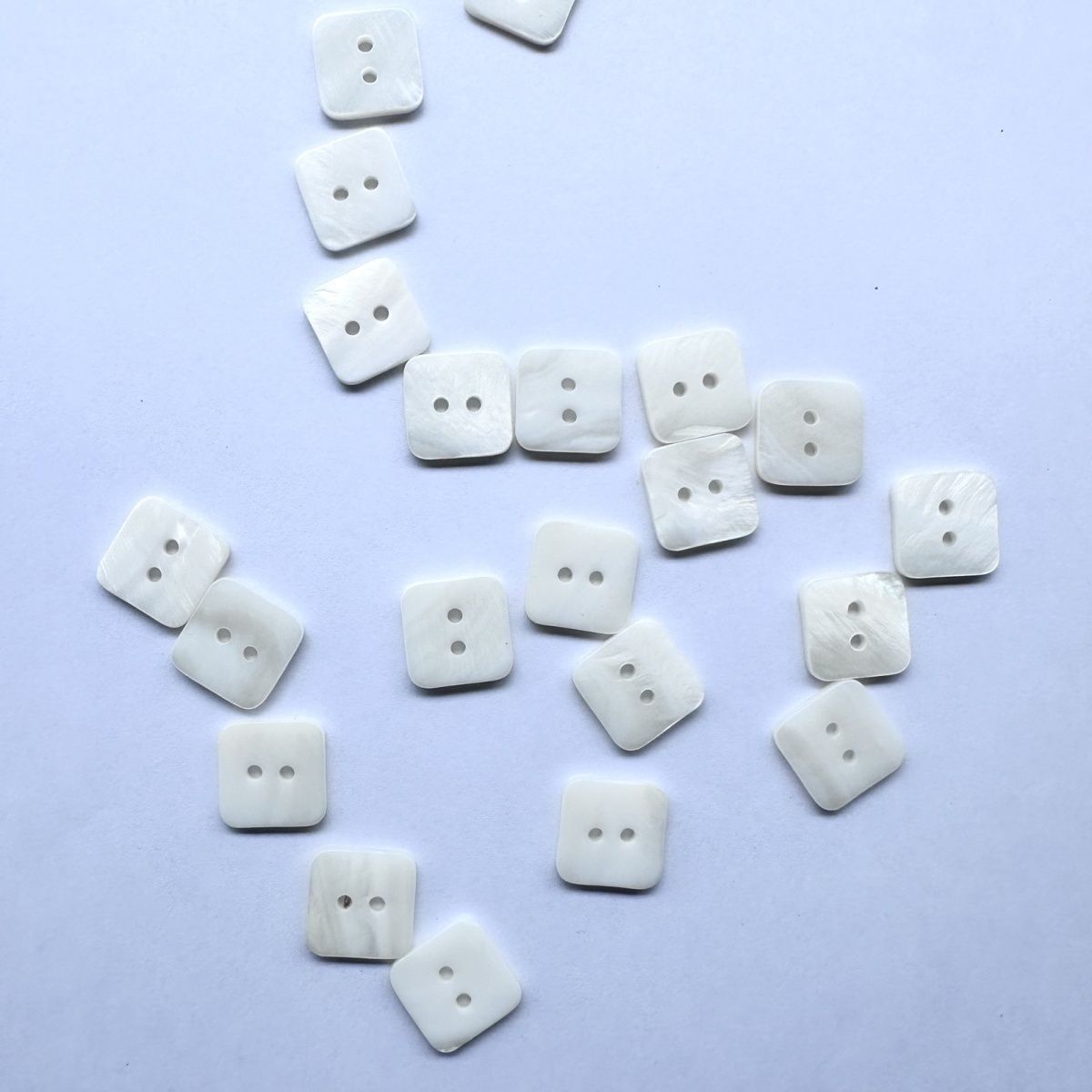 3005  Real shell buttons, natural shells, two-eye four-eye buttons, shirt buttons DIY decorative buttons, all-match buttons