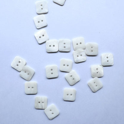 3005  Real shell buttons, natural shells, two-eye four-eye buttons, shirt buttons DIY decorative buttons, all-match buttons